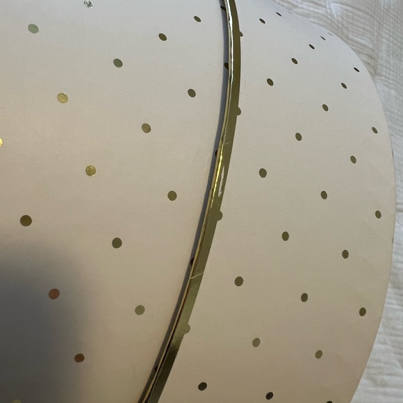 Sugar Paper Los Angeles hat box polka dot white and gold set of two - Picture 5 of 10